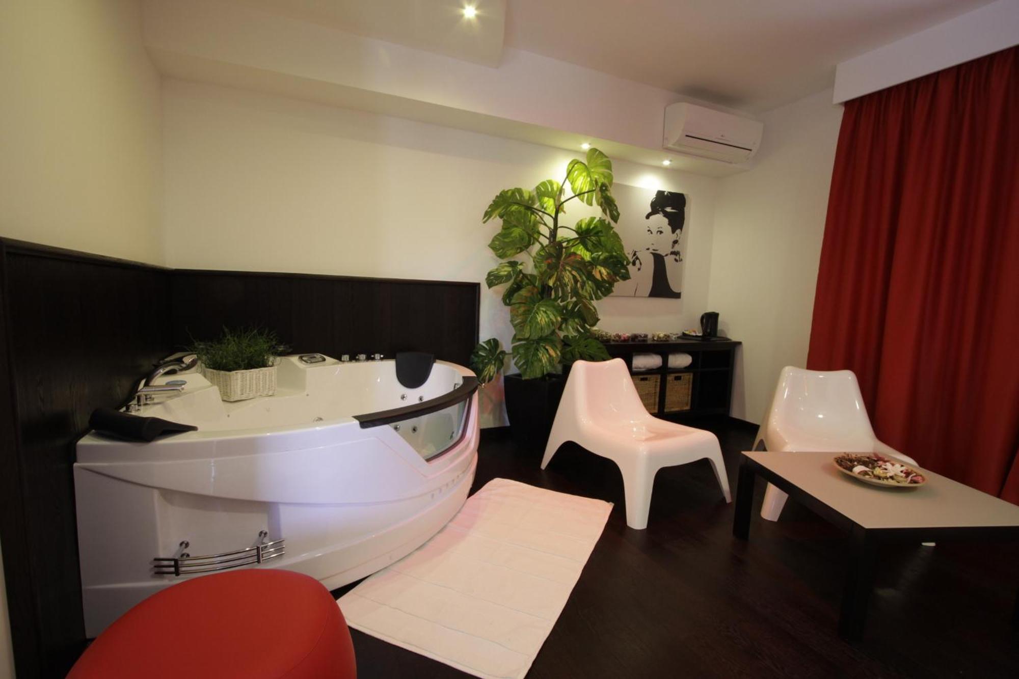 Hotel Paradise Airport Forli Exterior photo