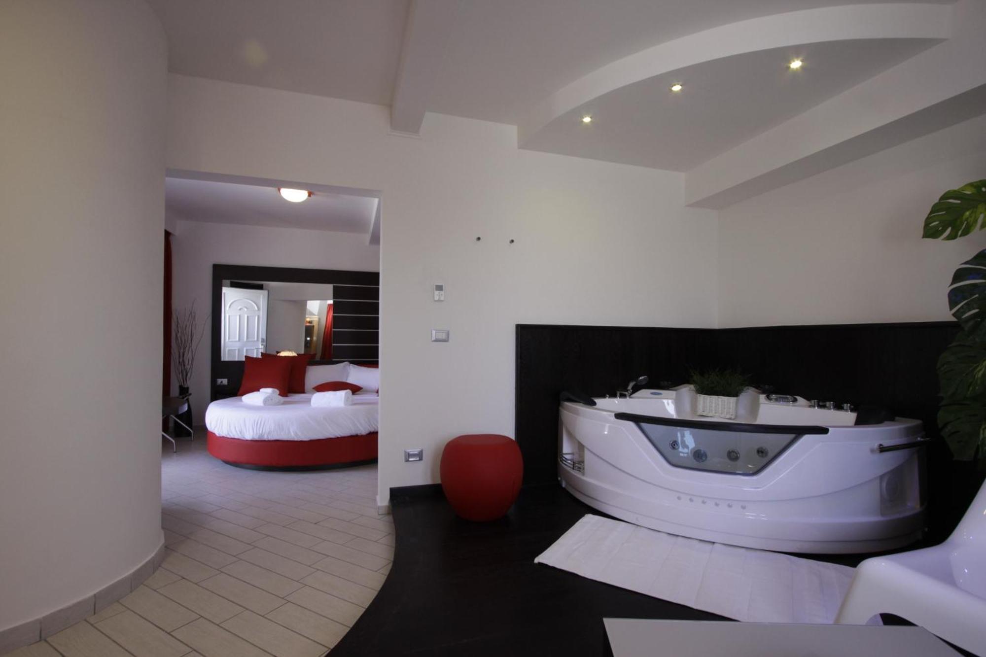 Hotel Paradise Airport Forli Exterior photo