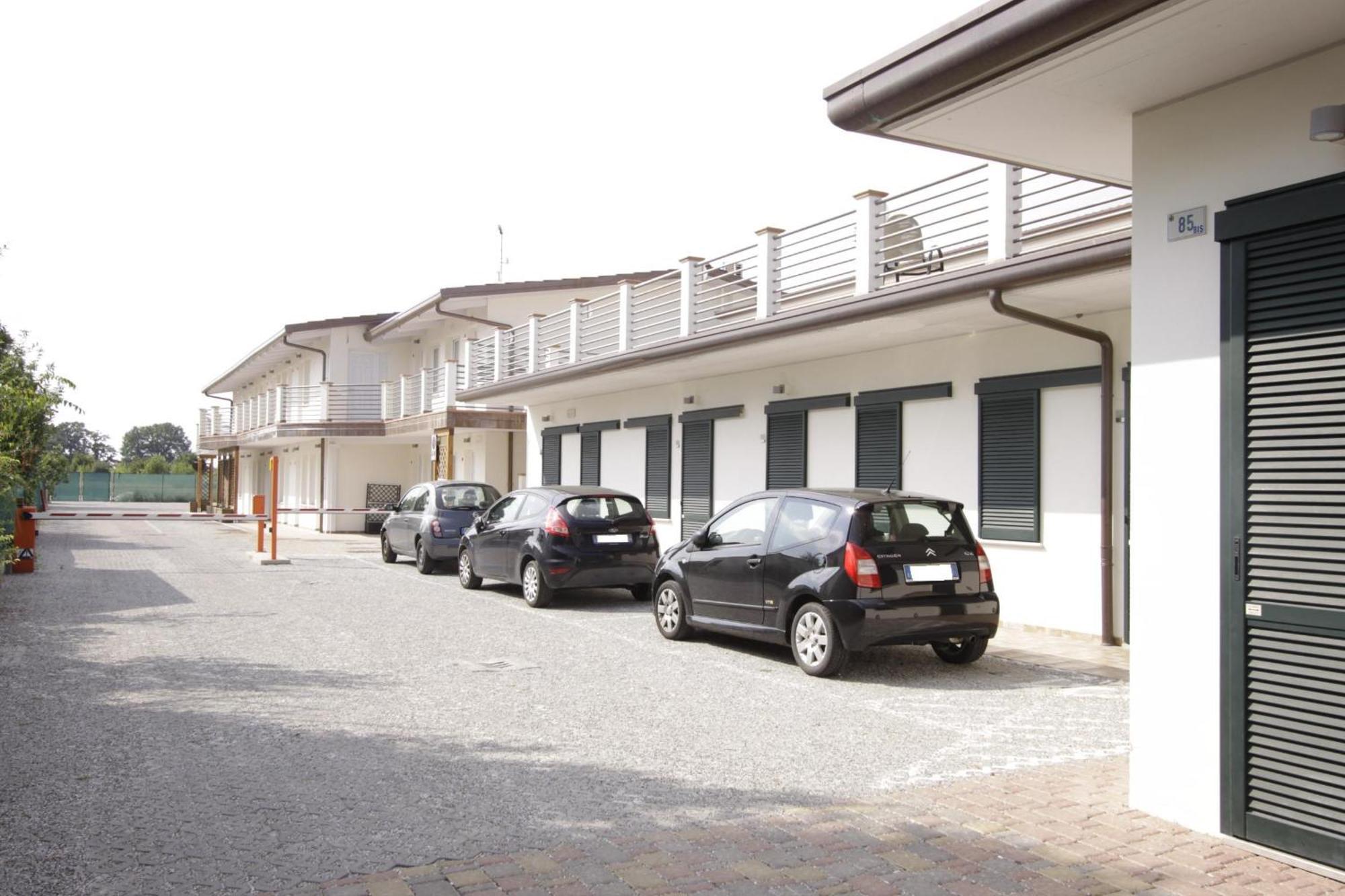 Hotel Paradise Airport Forli Exterior photo