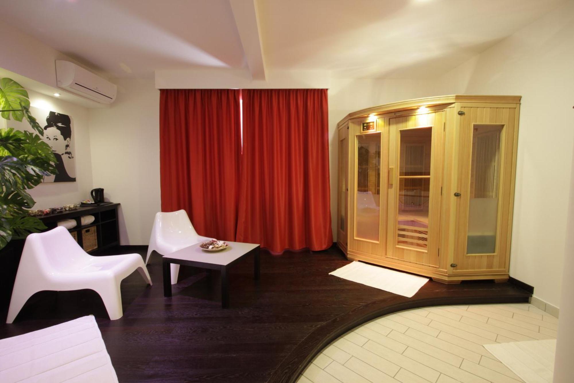 Hotel Paradise Airport Forli Exterior photo