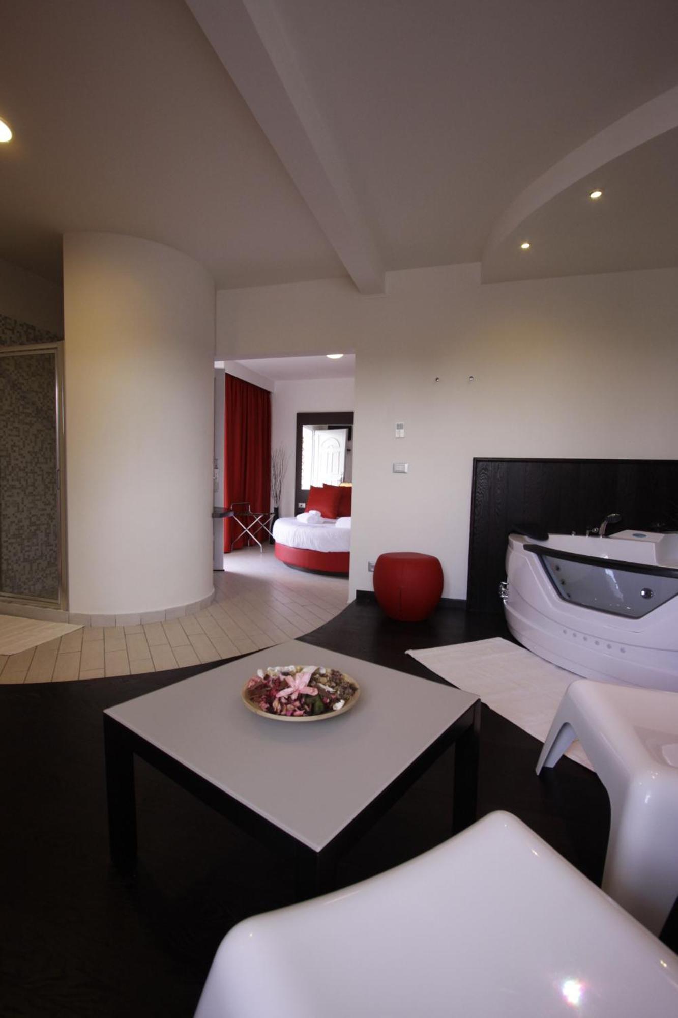 Hotel Paradise Airport Forli Exterior photo